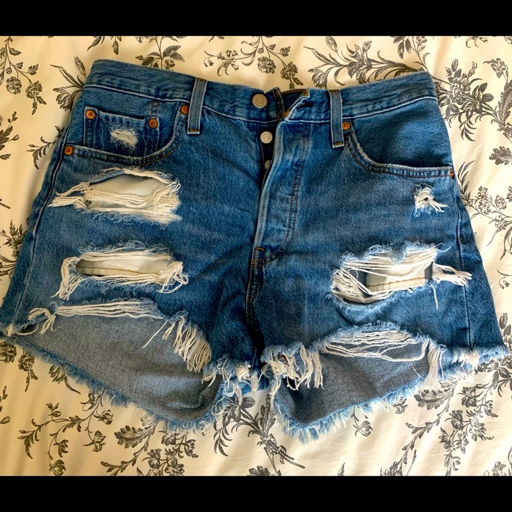 Women’s Levi’s!